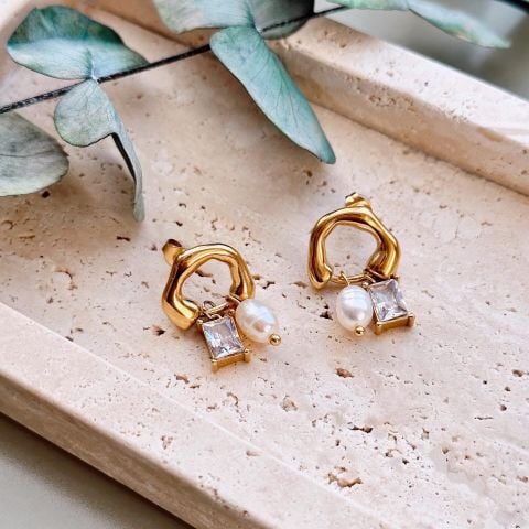 Pearly Steel Earring