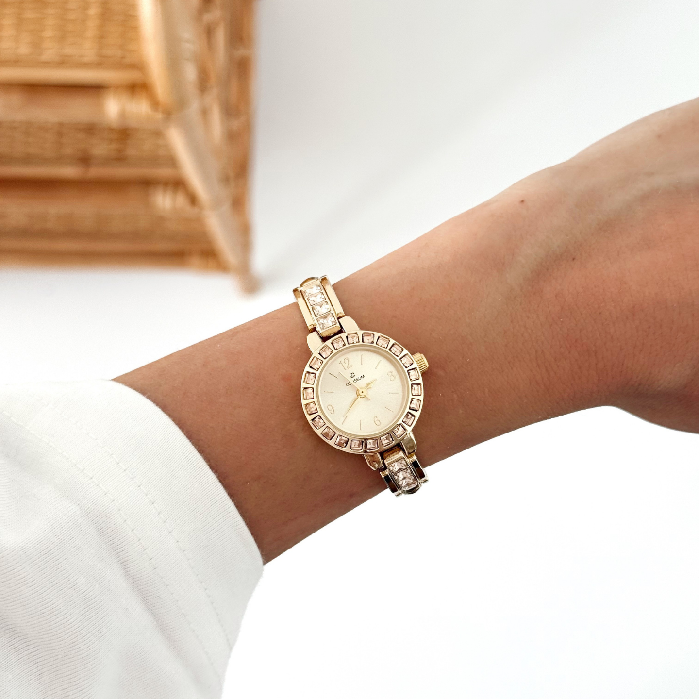 Veyra Gold-Cream Watch | Saat