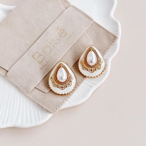 Lilibet Earring