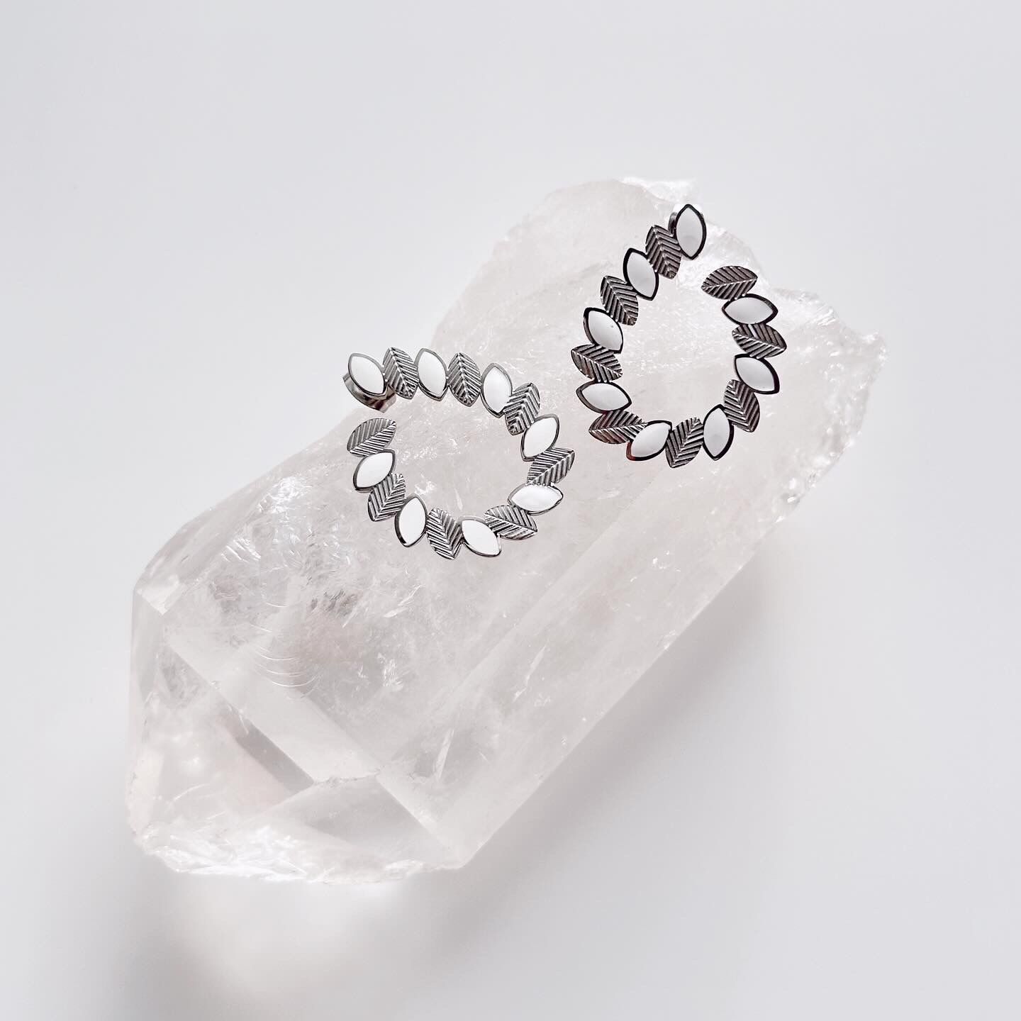 Le Feuill Grey Steel Earring